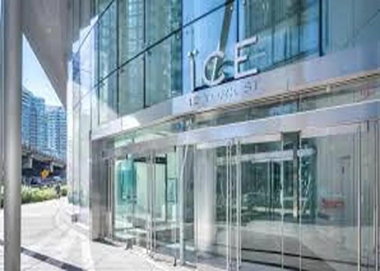 Comfort Opulence Suites Downtown 42Th Floor Suite With Lakeview Toronto Canada