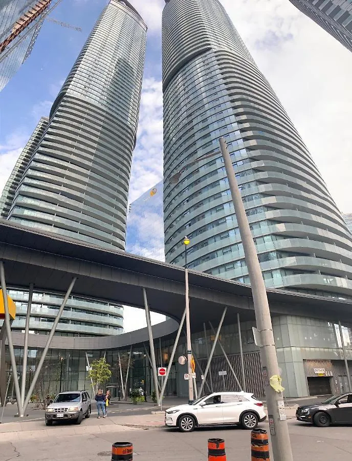 Comfort Opulence Suites Downtown 42Th Floor Suite With Lakeview Toronto Hotel