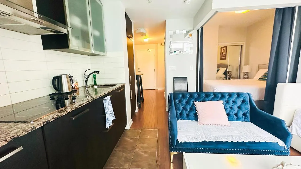 Comfort Opulence Suites Downtown 42Th Floor Suite With Lakeview Toronto Hotel