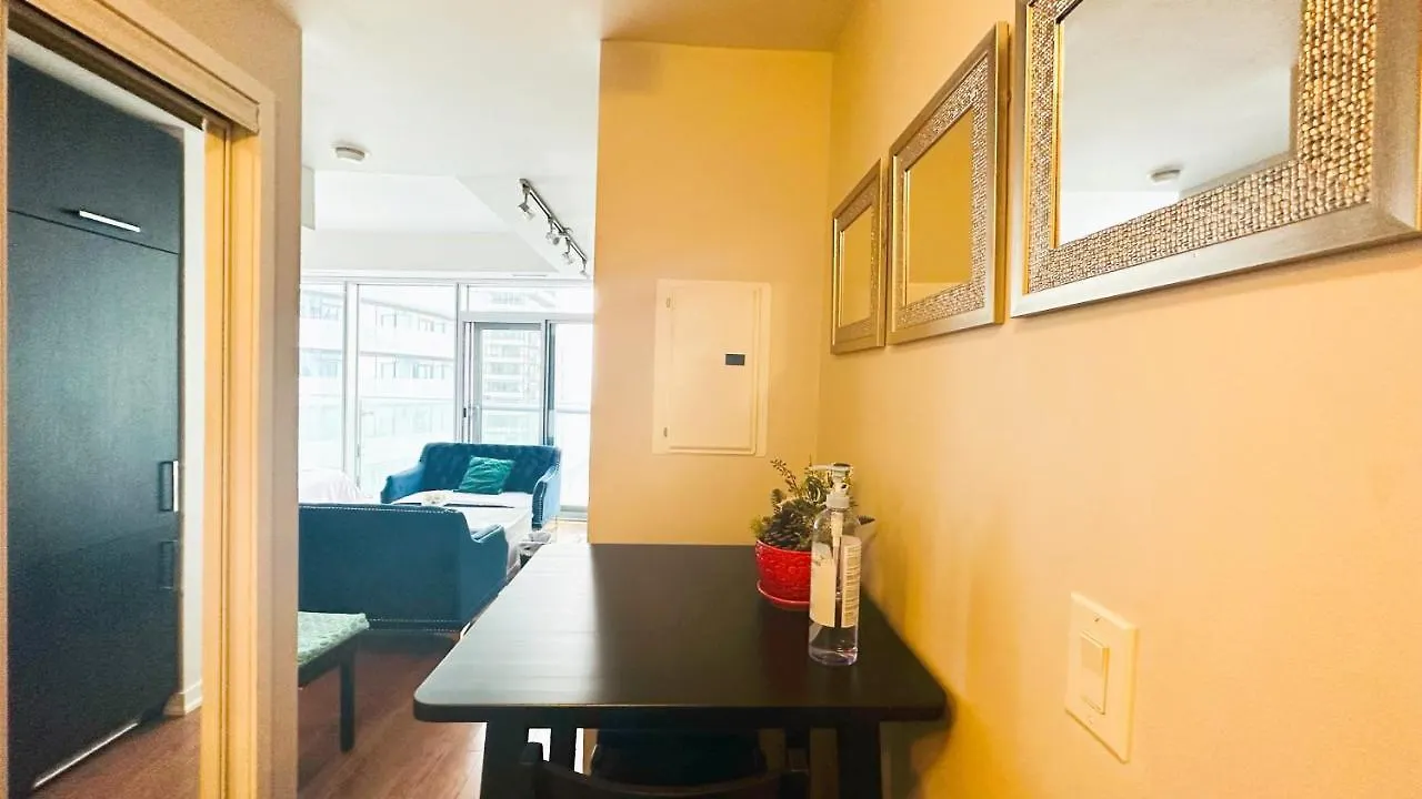 Comfort Opulence Suites Downtown 42Th Floor Suite With Lakeview Toronto Hotel